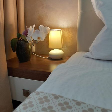 Ap Hector Apartment นาโวดาริ ภายนอก รูปภาพ